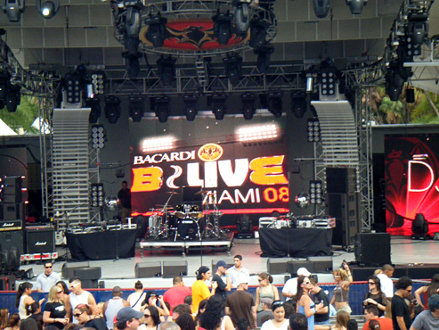 Attendees take their spots near the Bacardi B-Live Miami 2008 Concert Stage